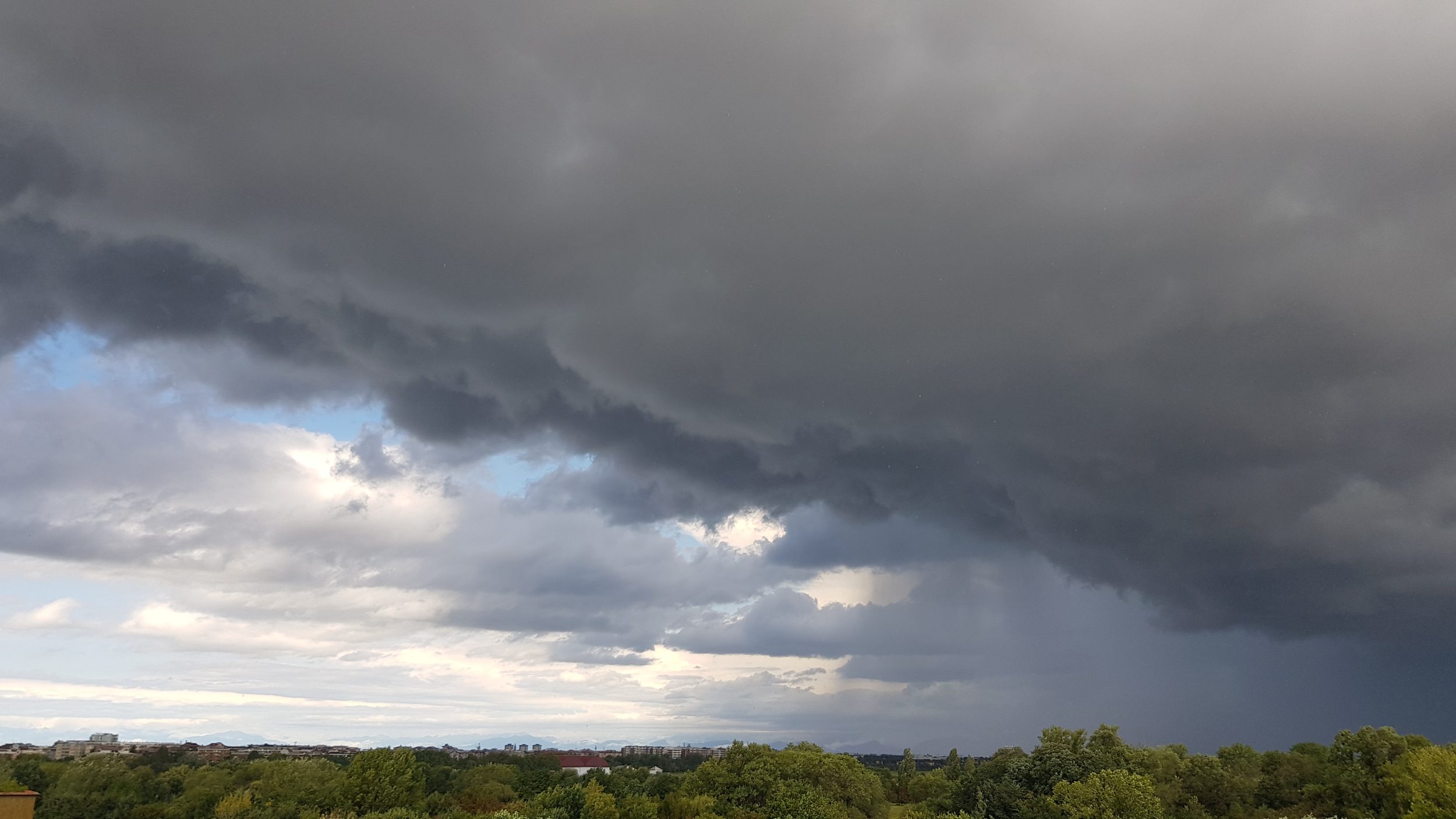 Meteo 15 giorni: l’alta pressione SNOBBA l’Italia, ancora ACQUAZZONI sul nostro Paese