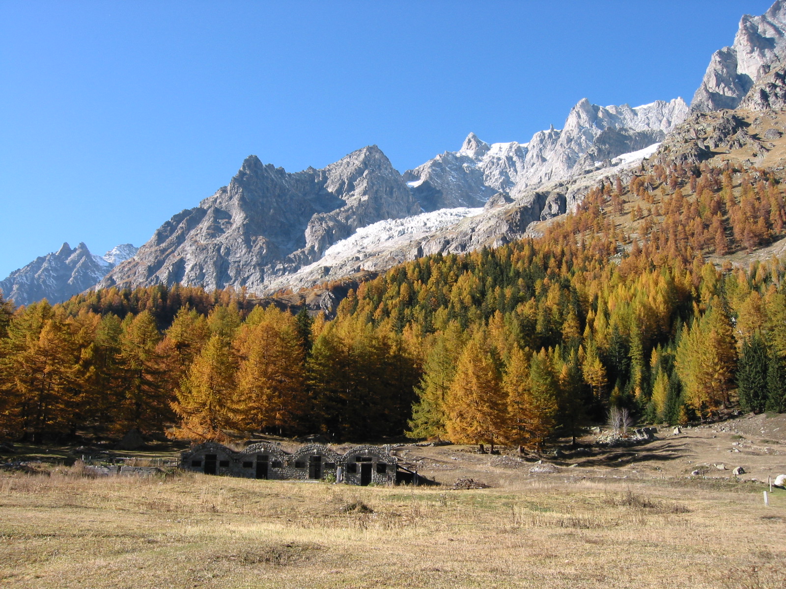 AUTUNNO al palo: fino a 10° oltre la media su alcune zone d’Europa AUTUNNO al palo: fino a 10° oltre la media su alcune zone d’Europa