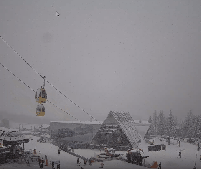 Continua a nevicare copiosamente il Val Badia. Guarda la nevicata in diretta Continua a nevicare copiosamente il Val Badia. Guarda la nevicata in diretta