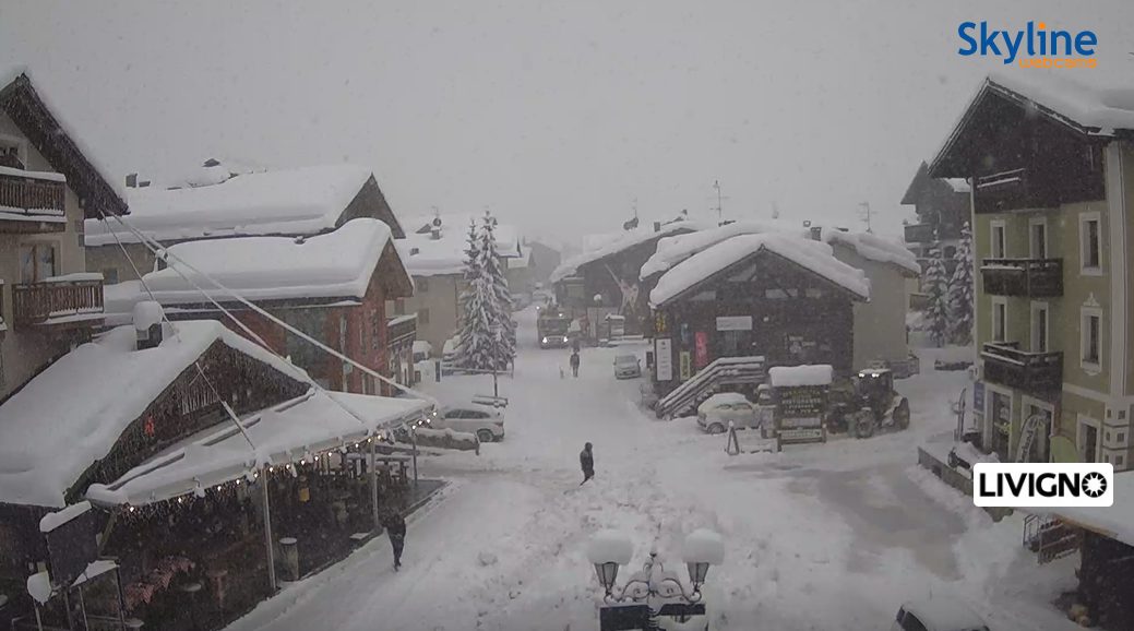 Segui l’abbondante NEVICATA in atto in alta Valtellina (SO) (clicca sulle immagini in basso)