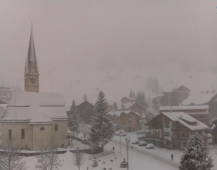 Tra domenica e martedì altre PIOGGE copiose e NEVICATE abbondanti al nord Tra domenica e martedì altre PIOGGE copiose e NEVICATE abbondanti al nord