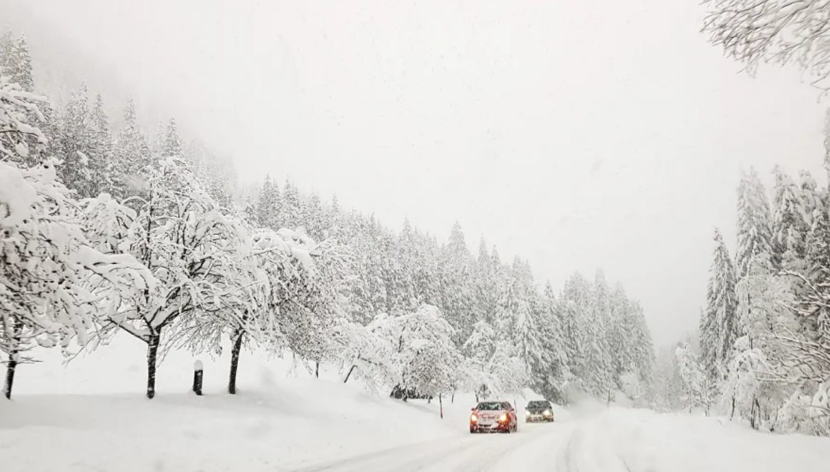 Tante perturbazioni in arrivo: grosse NEVICATE nelle Alpi, tanta PIOGGIA su quasi tutta Italia Tante perturbazioni in arrivo: grosse NEVICATE nelle Alpi, tanta PIOGGIA su quasi tutta Italia