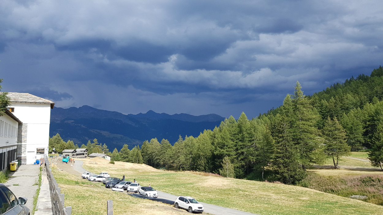 Nuovi TEMPORALI in arrivo nelle prossime ore su queste regioni Nube temporalesca