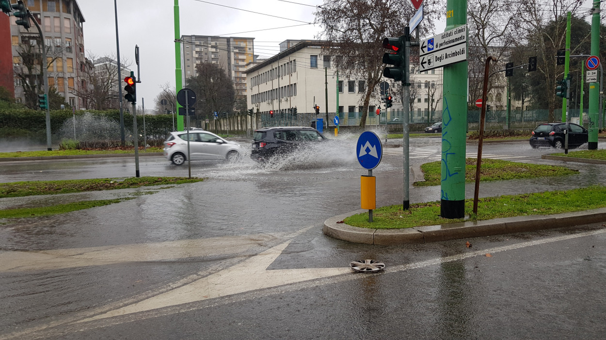 Fra giovedì e venerdì FORTI PIOGGE al nord: le aree coinvolte Fra giovedì e venerdì FORTI PIOGGE al nord: le aree coinvolte