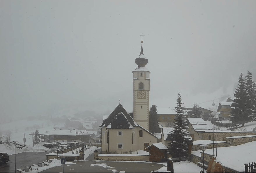 Riprende a NEVICARE a Colfosco – alta Val Badia. Segui la nevicata in diretta streaming!