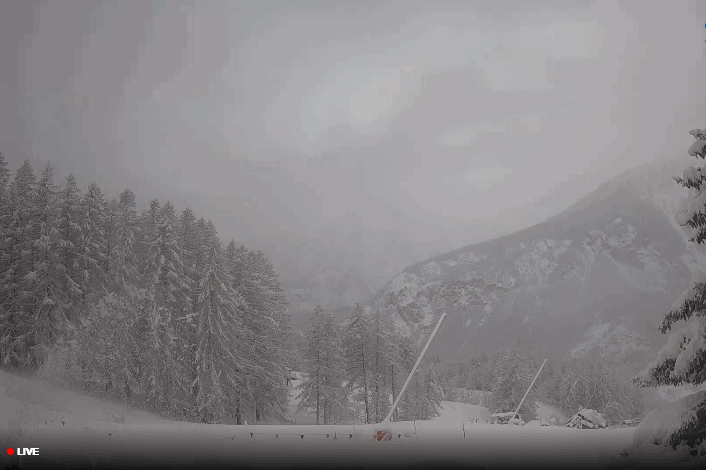 Le Alpi sommerse dalla neve, situazione in tempo reale a Bardonecchia