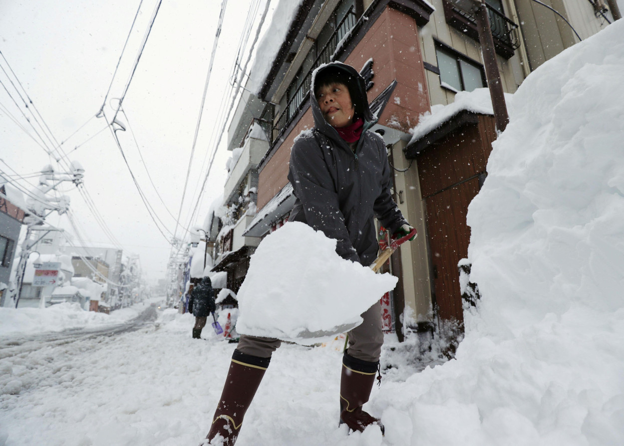 EDIZIONE STRAORDINARIA: eccezionale ONDATA di FREDDO su mezza Italia con NEVE a quote basse