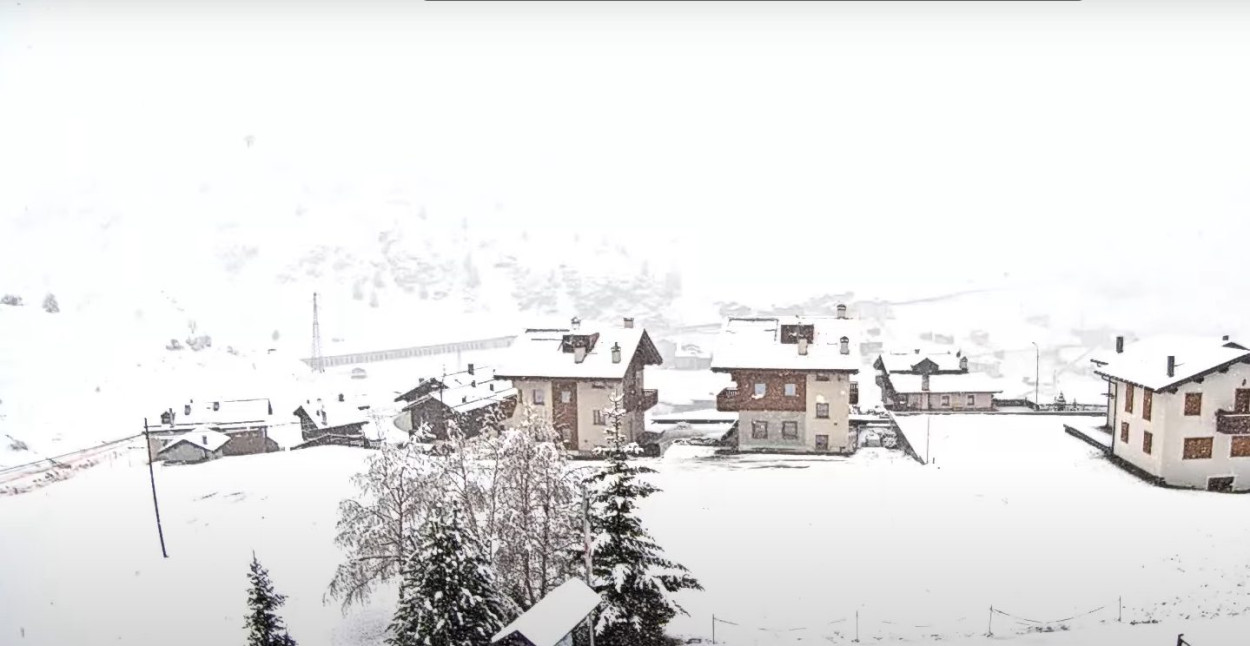 31 maggio con la NEVE sulle Alpi e le previsioni sul week-end del 2 giugno peggiorano 31 maggio con la NEVE sulle Alpi e le previsioni sul week-end del 2 giugno peggiorano