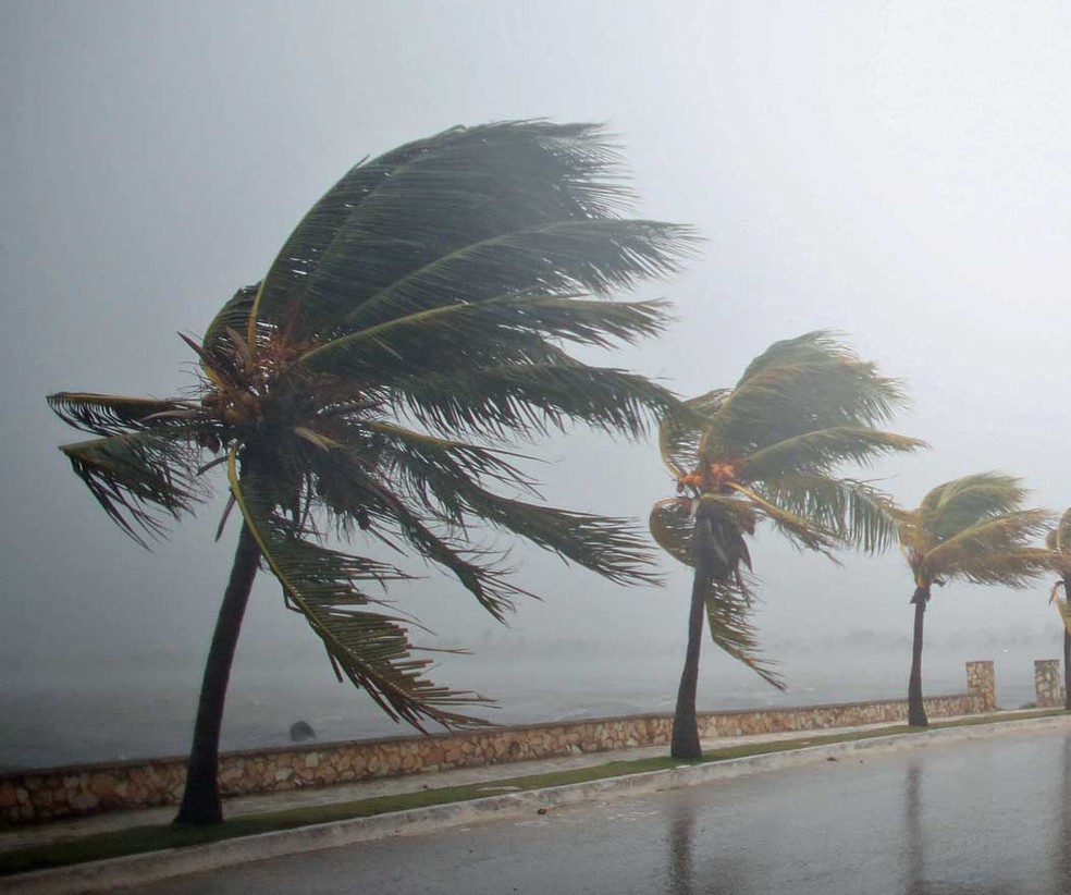 Non solo CALDO! Arrivano scirocco e vaste nubi di polvere sahariana Non solo CALDO! Arrivano scirocco e vaste nubi di polvere sahariana