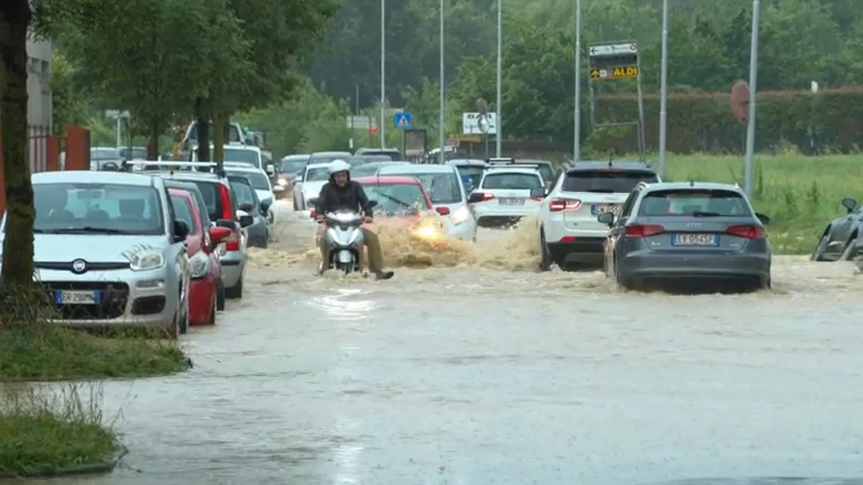 Meteo: il MALTEMPO si sposta su altre regioni, nuovo CICLONE nel week-end