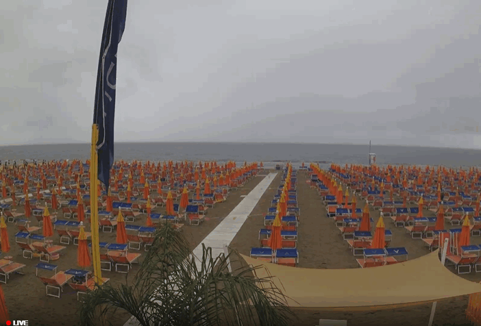 DILUVIO questa mattina sulle coste del medio e alto Adriatico DILUVIO questa mattina sulle coste del medio e alto Adriatico