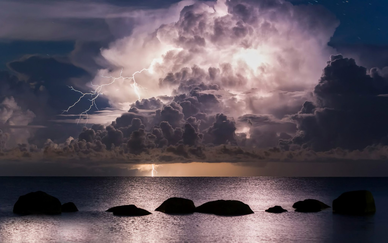 Arriva la TEMPESTA KIRK: diluvi e bufere di vento, colpito anche il nord Italia