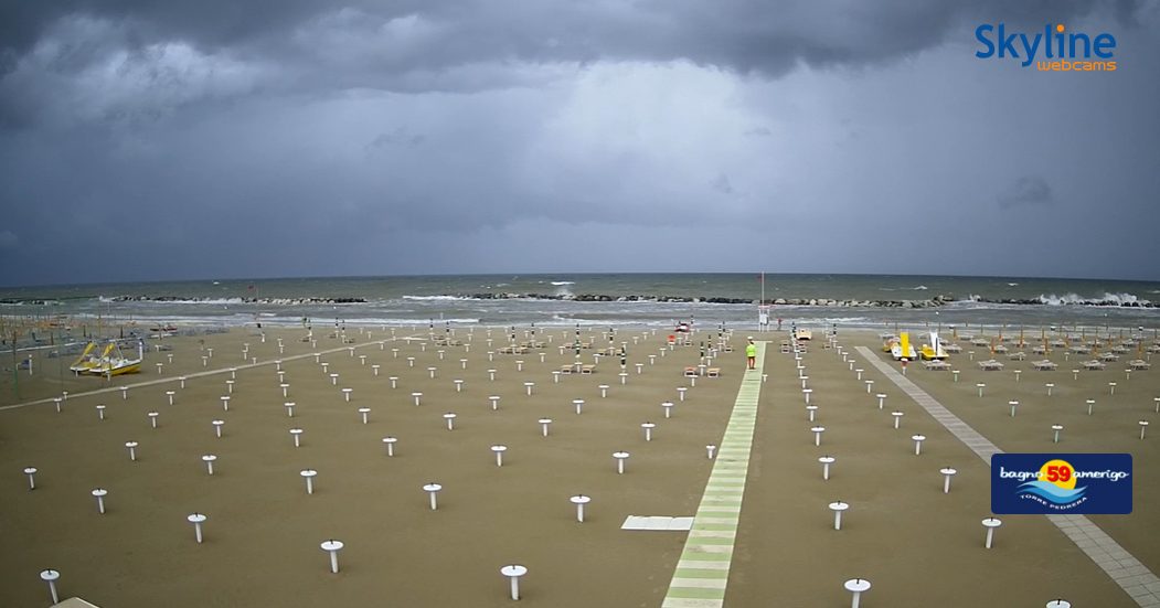 Ciao, ciao mare: maltempo sulle spiagge romagnole Ciao, ciao mare: maltempo sulle spiagge romagnole