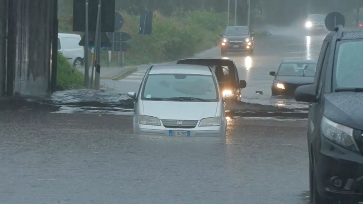 Meteo estremo: pesanti aggiornamenti, fino a 300 mm di pioggia su alcune regioni