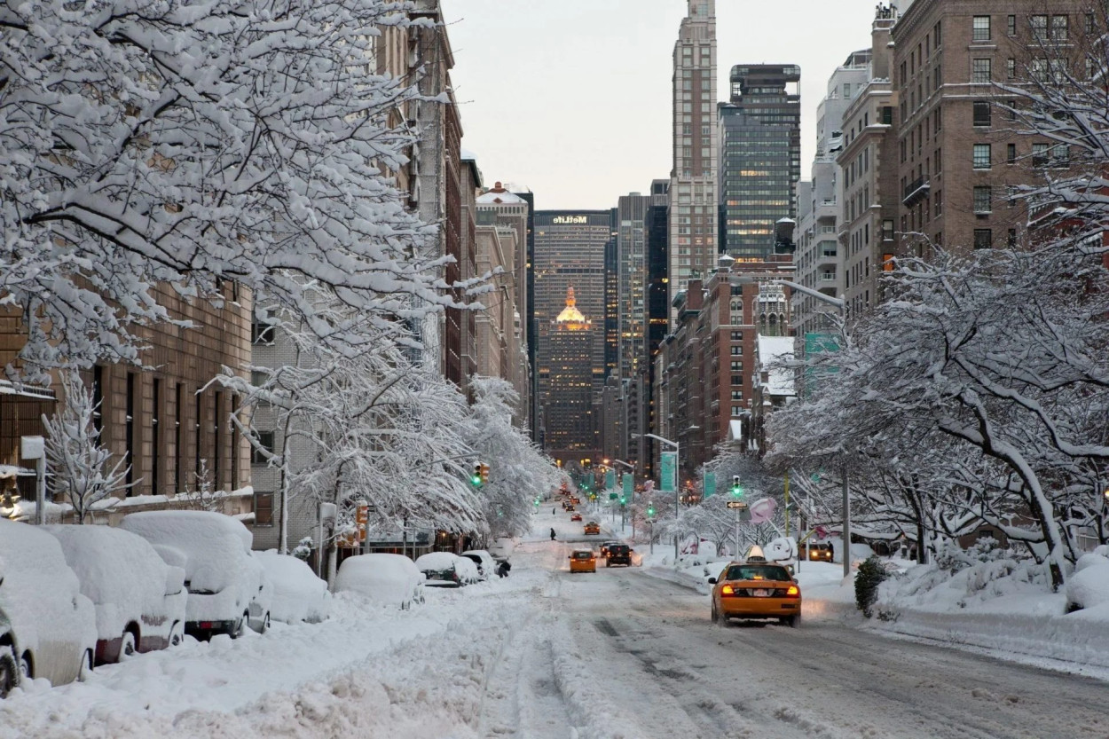 Prima ondata di freddo con NEVE a New York il 27 ottobre come nel 2011