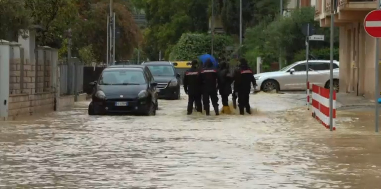 Rischio ALLUVIONE? C’è un modello che prevede 721mm di pioggia da oggi fino a lunedì su…