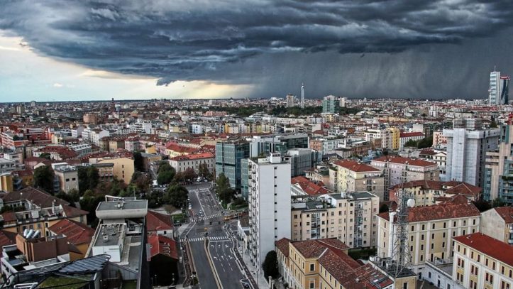 Allerta meteo lunedì 21: temporali e grandine in 15 città del Nord