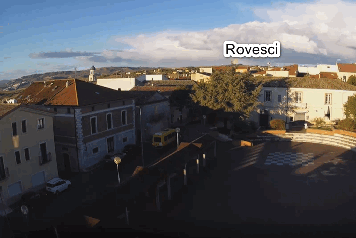 Questa mattina rovesci anche consistenti su una regione! Questa mattina rovesci anche consistenti su una regione!