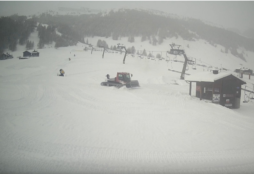 Continua a NEVICARE sui settori alpini di confine; più a sud gran sole!