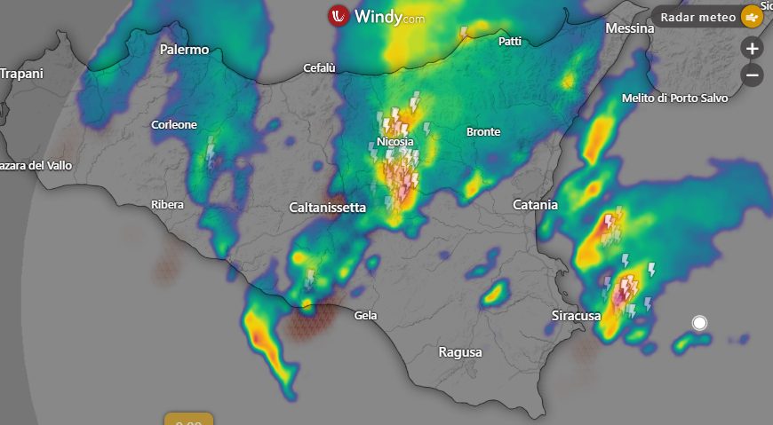 Maltempo: Sicilia sotto i fulmini Maltempo: Sicilia sotto i fulmini