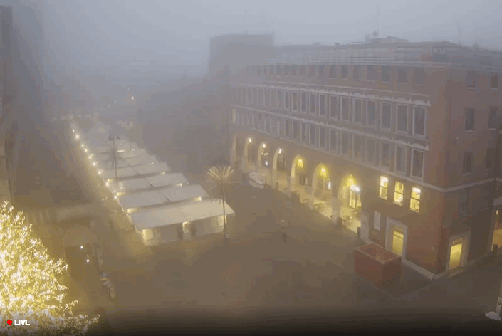 Banchi di NEBBIA questa mattina su alcune aree della Valpadana Banchi di NEBBIA questa mattina su alcune aree della Valpadana