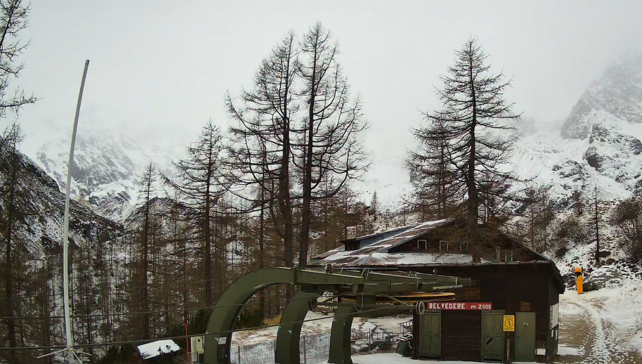 NEVE sulle creste di confine e sull’alta Valle d’Aosta