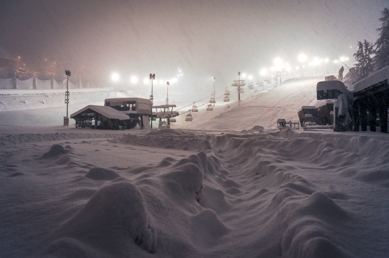 Prato Nevoso(CN) sommersa dalla NEVE (video)