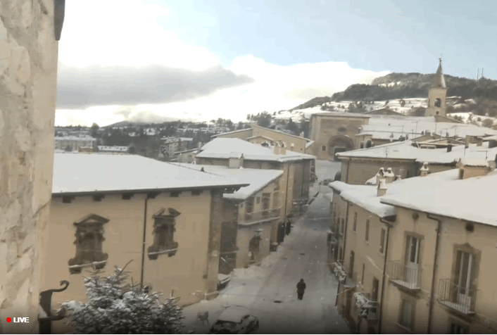 NEVICA a fasi alterne sull’Appennino Abruzzese NEVICA a fasi alterne sull’Appennino Abruzzese