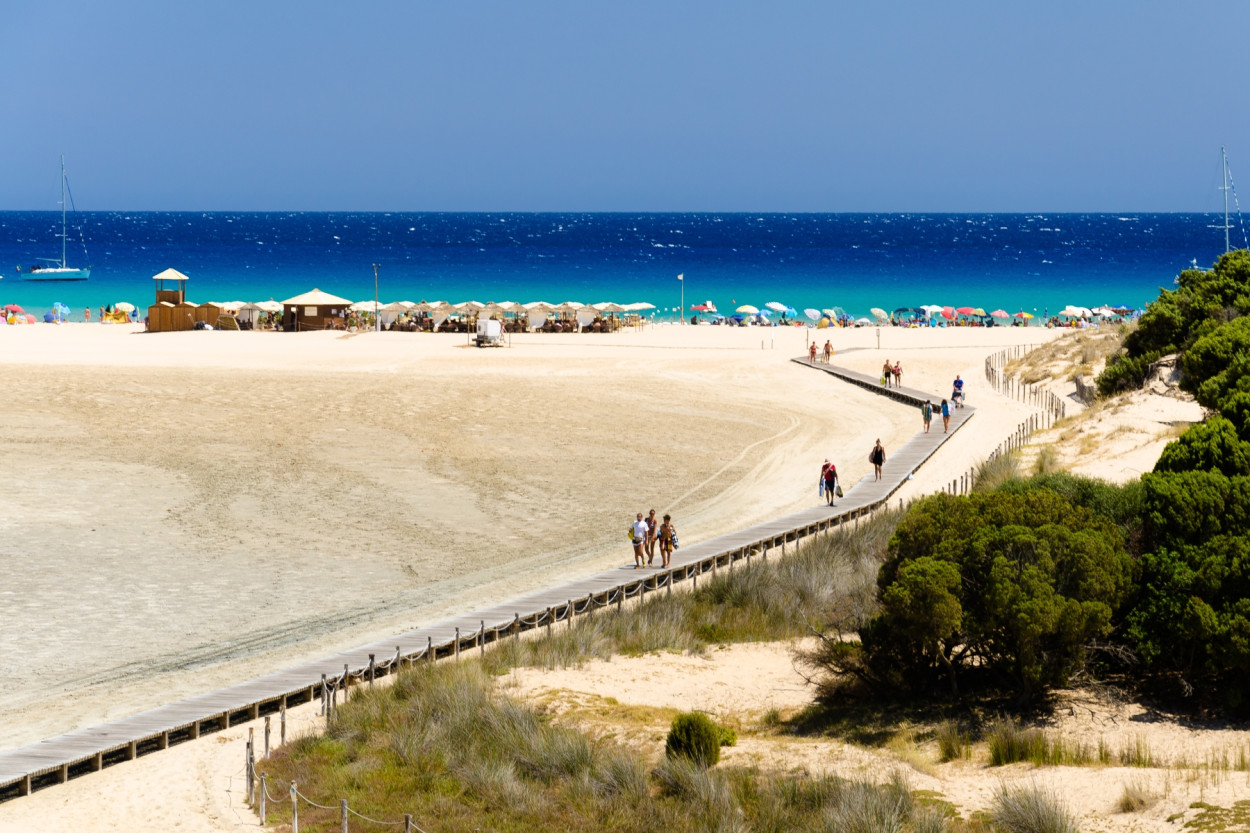 CICLONE: cancellata una spiaggia di Chia in Sardegna (video) CICLONE: cancellata una spiaggia di Chia in Sardegna (video)