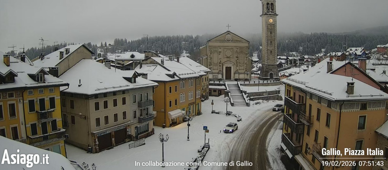 NEVICA sull’altopiano di Asiago(VI) e nel Cadore(BL) NEVICA sull’altopiano di Asiago(VI) e nel Cadore(BL)