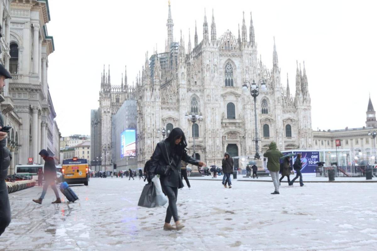 La nevicata (graupel) di San Valentino a Milano del 2025 (video) La nevicata (graupel) di San Valentino a Milano del 2025 (video)