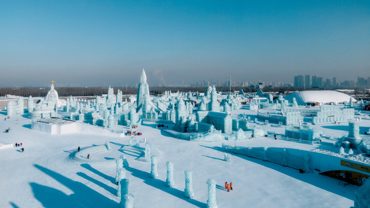 Viaggio nella città di GHIACCIO e NEVE in Cina (video) Viaggio nella città di GHIACCIO e NEVE in Cina (video)