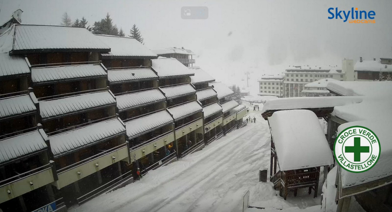 NEVE lungo la cresta delle Alpi: dal Sestriere a Cogne fino al Brennero NEVE lungo la cresta delle Alpi: dal Sestriere a Cogne fino al Brennero