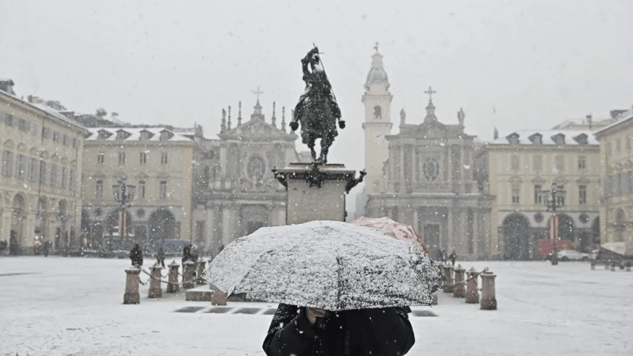 La magia della NEVICATA su Torino e Cuneo (video) La magia della NEVICATA su Torino e Cuneo (video)