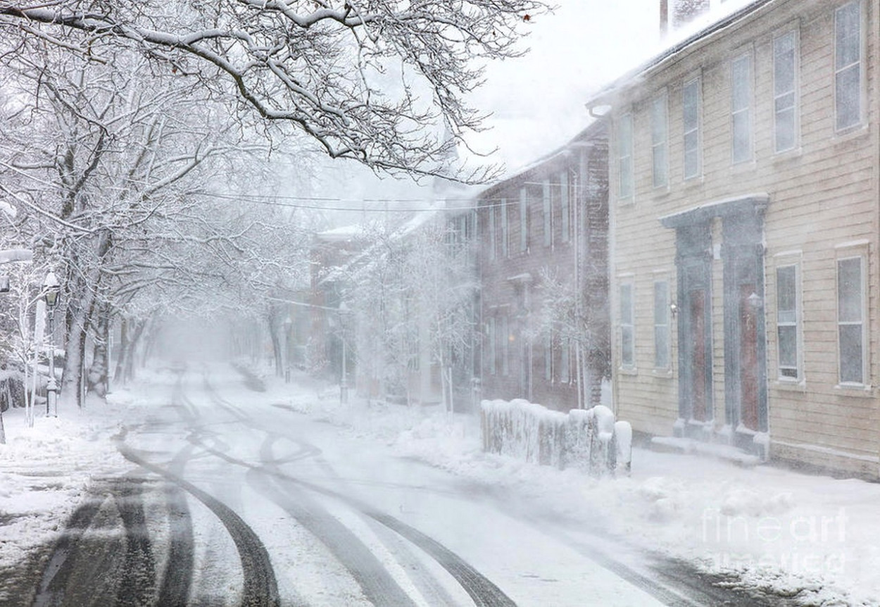PROVIDENCE paralizzata dalla NEVE record (video)