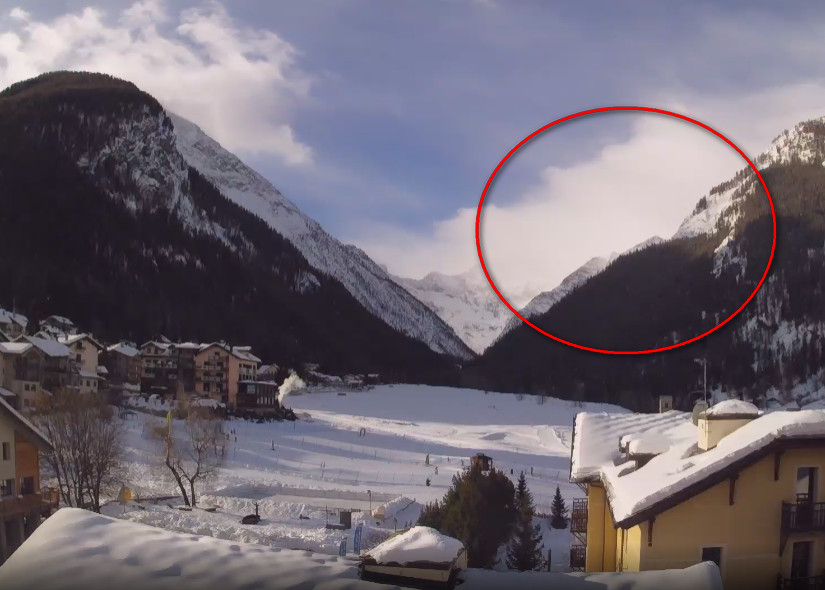 Deboli NEVICATE in atto sui contrafforti della Val d’Aosta Deboli NEVICATE in atto sui contrafforti della Val d’Aosta