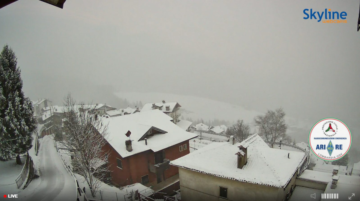 NEVICA nelle valli bergamasche: copiosa a Zambla Alta NEVICA nelle valli bergamasche: copiosa a Zambla Alta