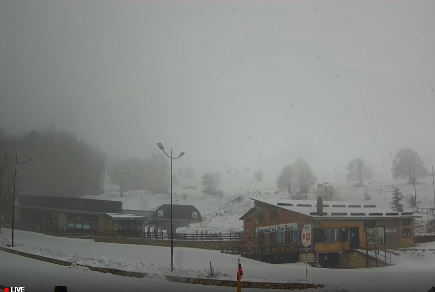 NEVICA a ridosso del Gran Sasso, in Abruzzo