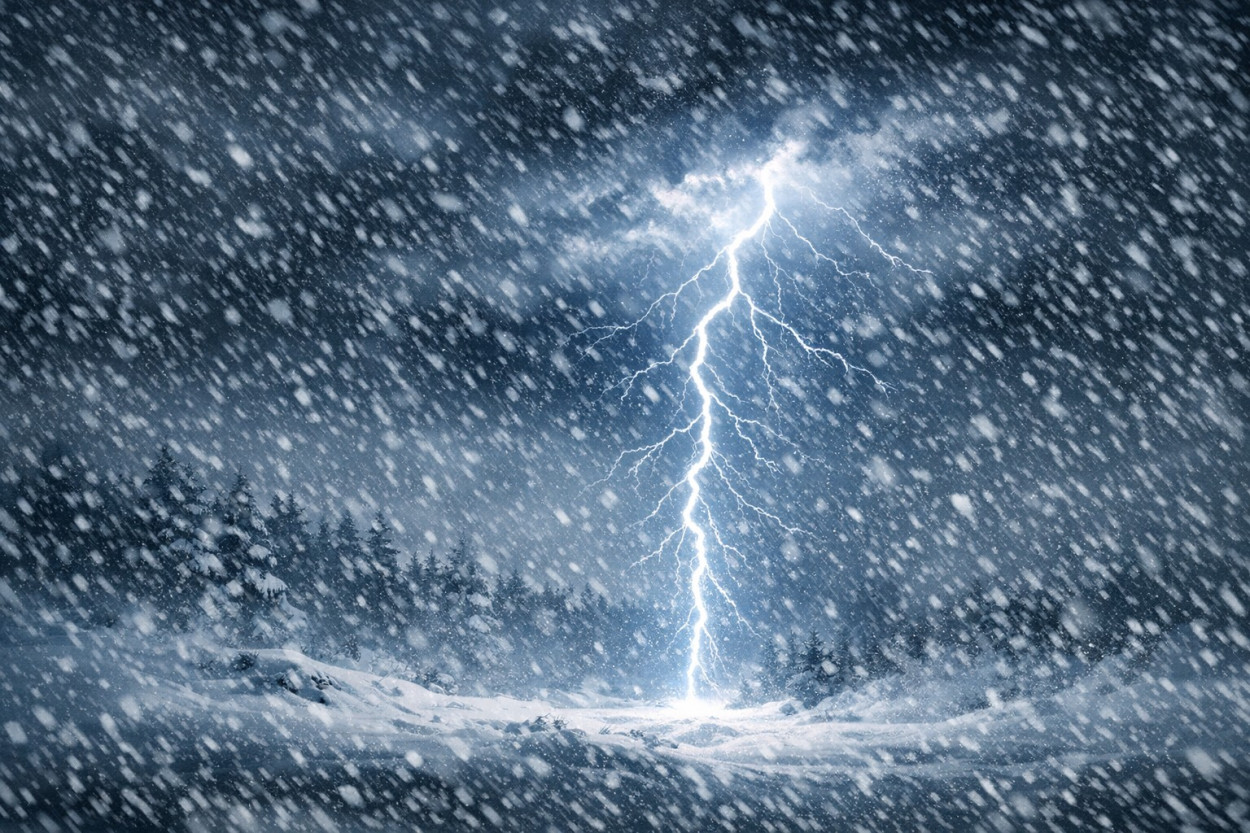 FULMINI sotto la NEVE: i video più impressionanti