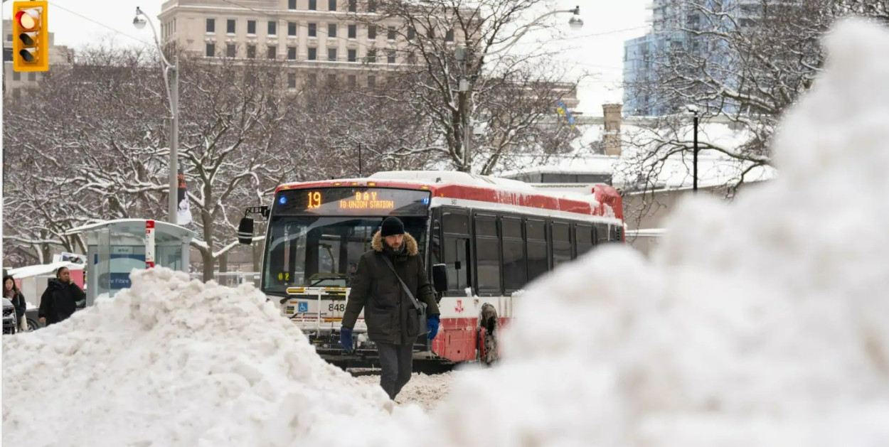 TORONTO: 45 giorni con neve al suolo, mai così da un decennio (video)