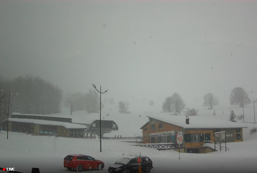 Forti NEVICATE stanno interessando l’Appennino abruzzese – guardale in diretta! Forti NEVICATE stanno interessando l’Appennino abruzzese – guardale in diretta!