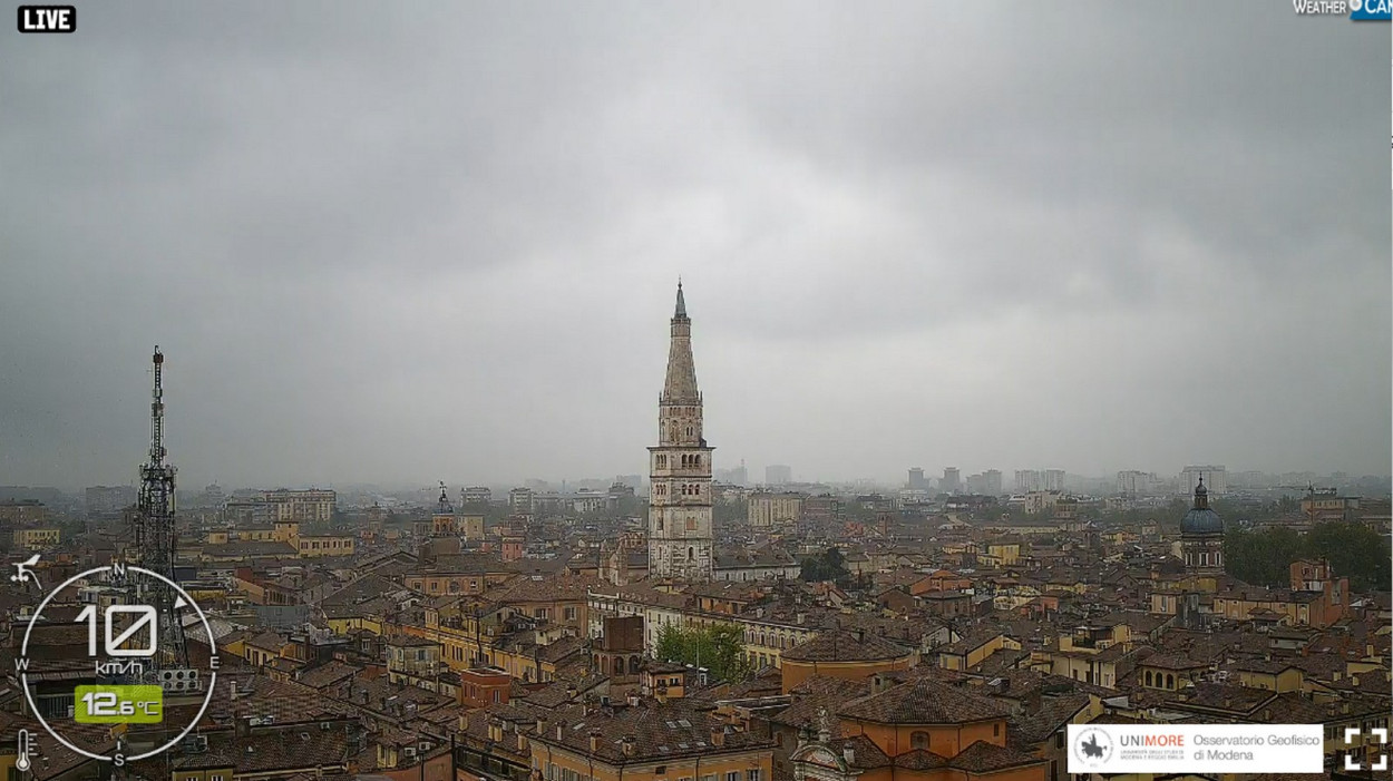 PIOVE a dirotto su tutta la pianura emiliana PIOVE a dirotto su tutta la pianura emiliana
