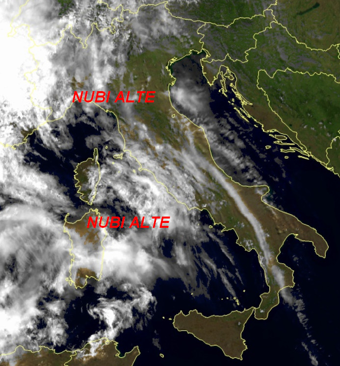 Folto “pellegrinaggio” di NUBI ALTE sull’Italia