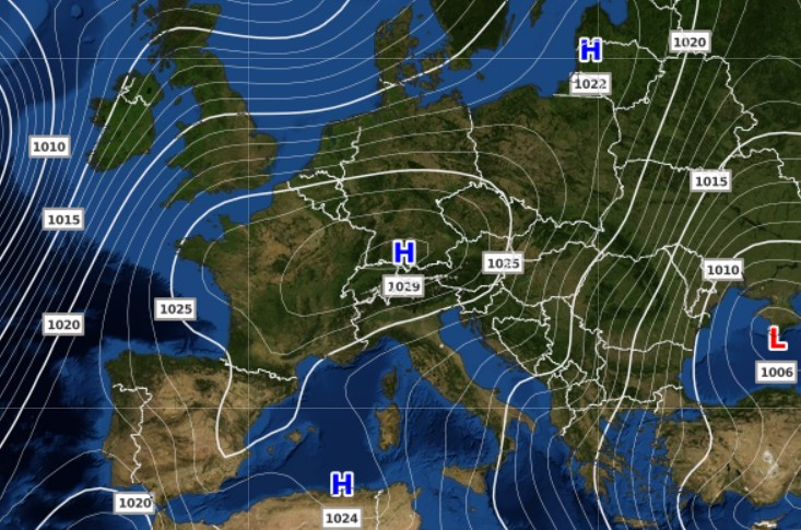 L'espansione dell'anticiclone così come la vede il modello ICON per venerdì 22 maggio su base grafica Wetterdienst.
