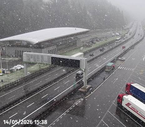 Arrivata la neve anche al Passo del Brennero sulla A22 in Alto Adige.