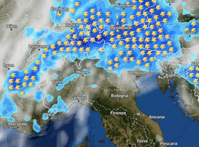 Ecco la versione del modello ICON con la distribuzione dei fenomeni previsti tra le 16 e le 20 su base grafica Wetterdienst