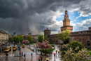 Milano con temporali in arrivo.