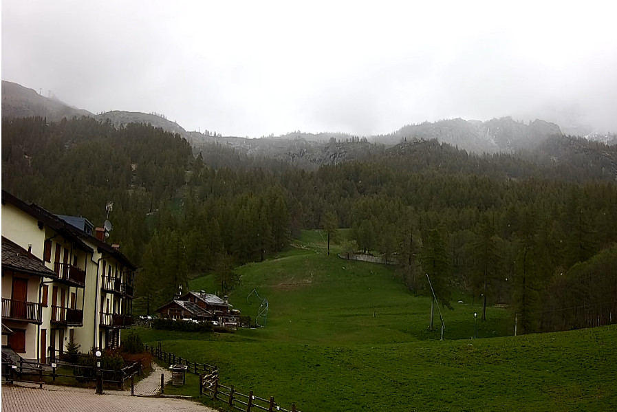 Fiocchi di NEVE nei pressi di Cervinia Neve Cervinia