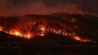 Montagne piemontesi AVVOLTE dalle FIAMME!