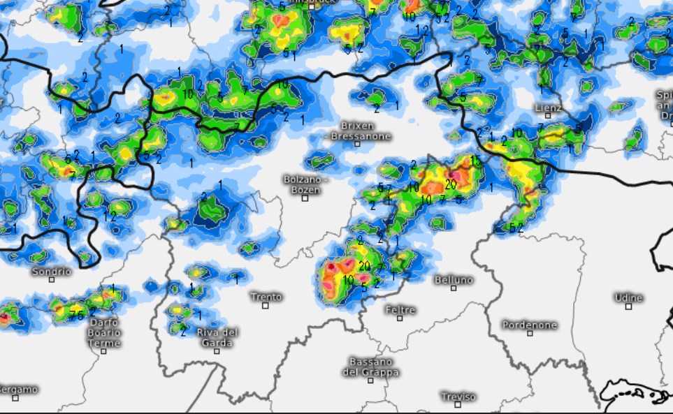 modello Icon 2km (alta risoluzione) elaborato su base grafica Meteologix, aggiornato a venerdì alle ore 16:30 centrato sulle Alpi centrali e orientali
